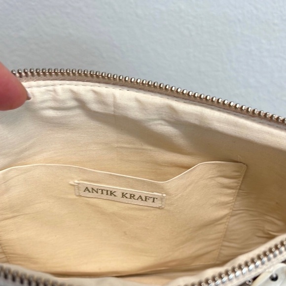 Antik Kraft Mother Of Pearl Elegant Shell Discs Cream Clutch - Picture 6 of 9